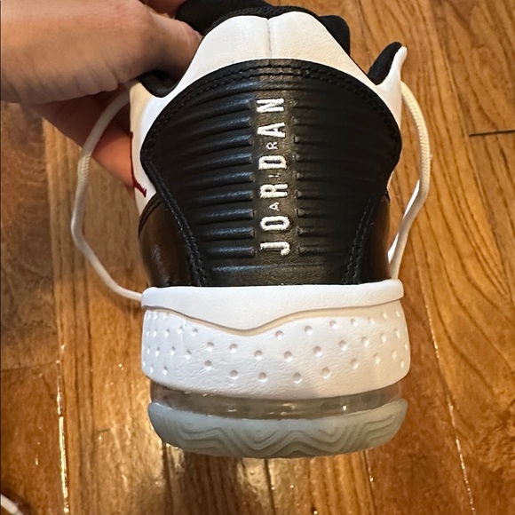 Kids, Jordan high top , size 5 - Picture 7 of 11